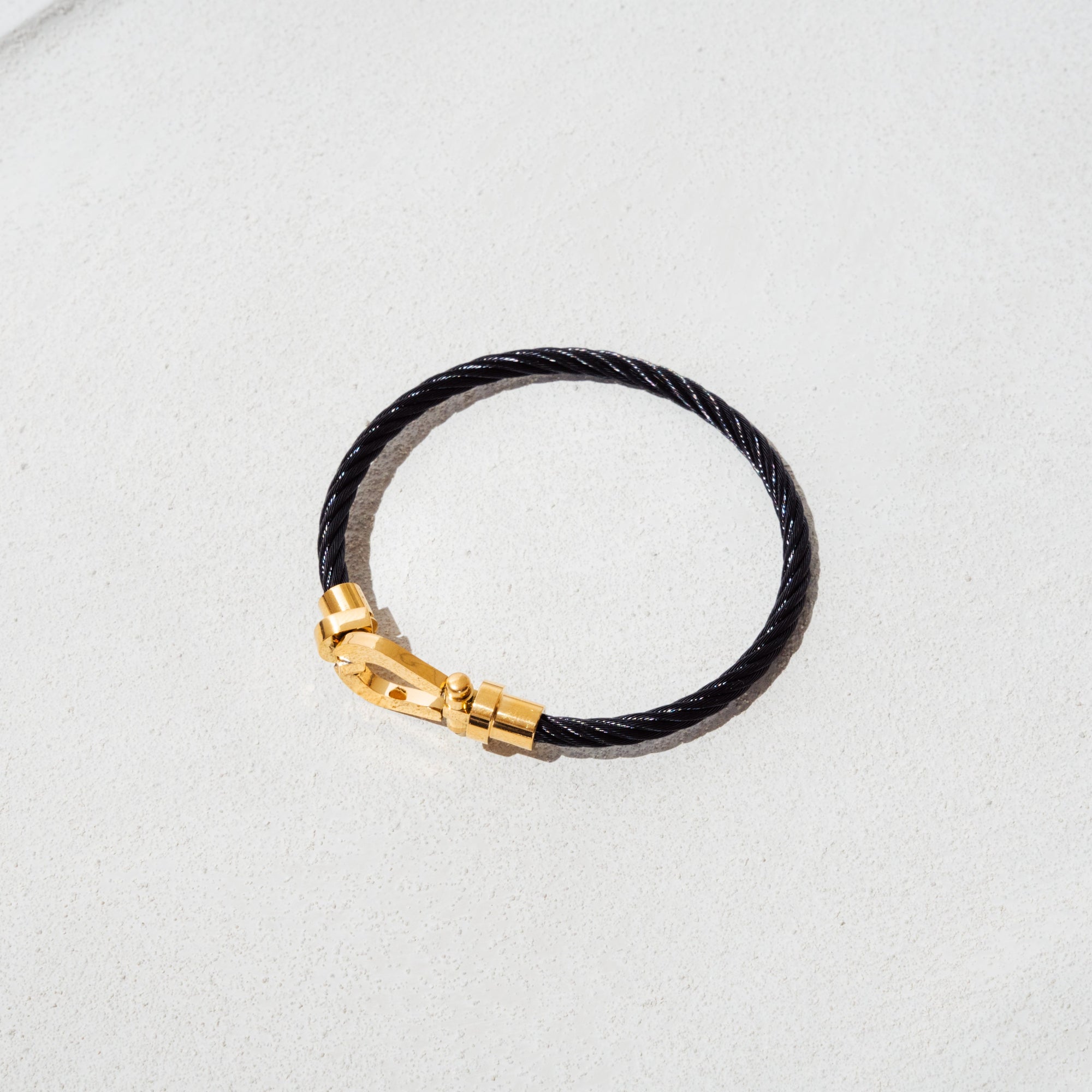Core bracelet (black with gold)