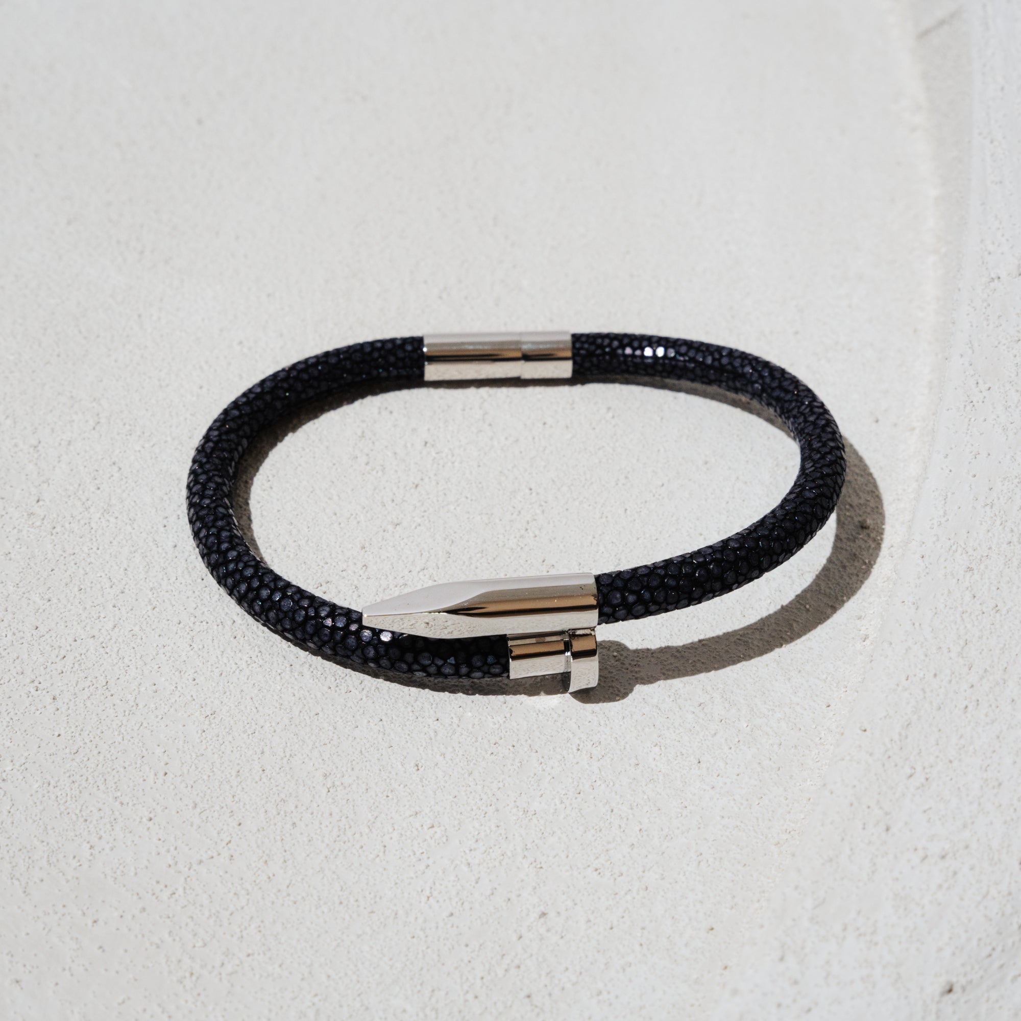 Needle bracelet (black with silver)